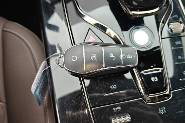 Used BYD Han 2023 EV Champion Edition 605KM Front-Drive Premium Model Interior 1