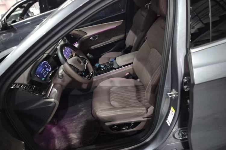 Used BYD Han 2023 EV Champion Edition 506KM Front-Wheel-Drive Premium Model Interior 2