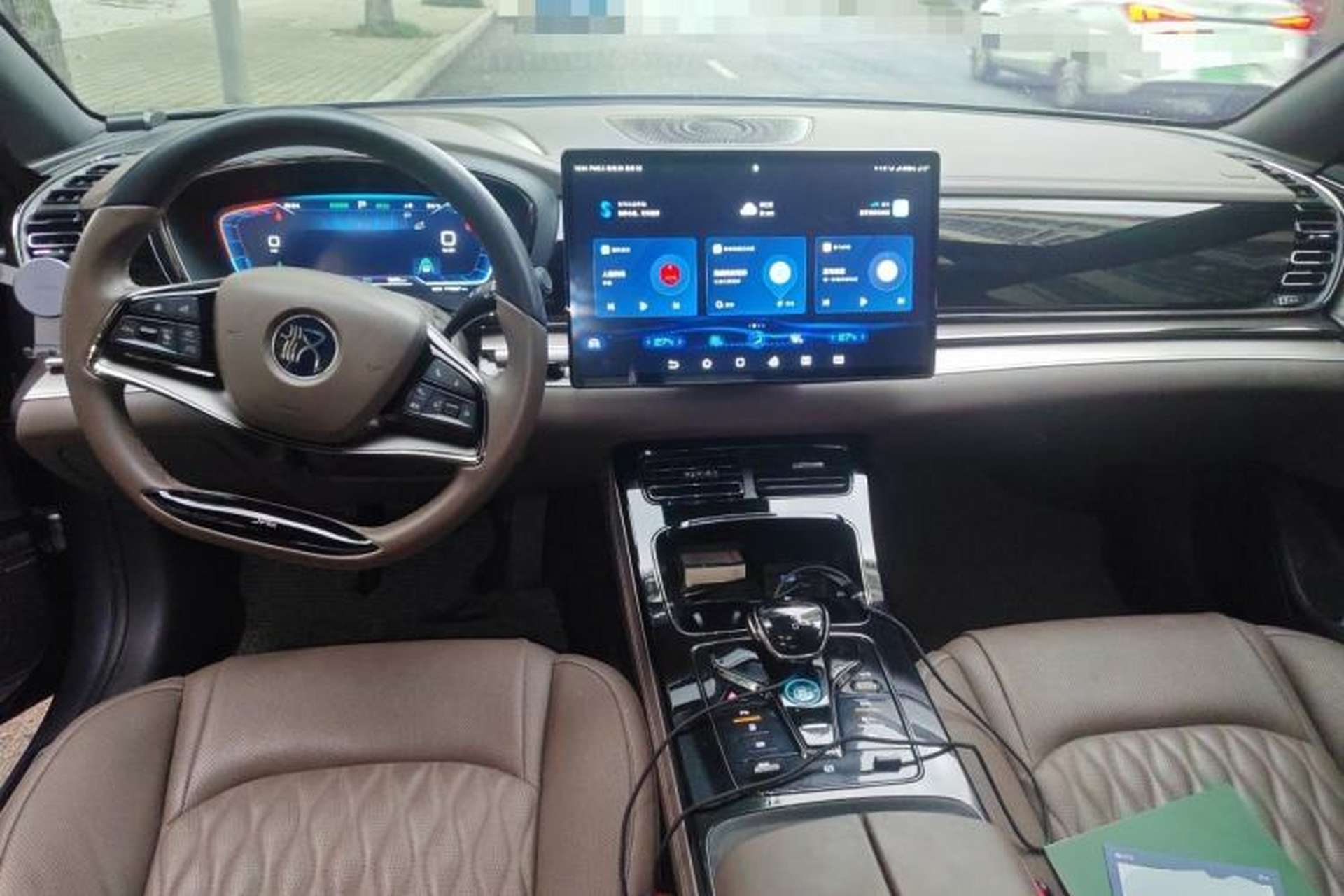 Used BYD Han 2023 EV Champion Edition 605KM Front-Drive Premium Model Interior 2
