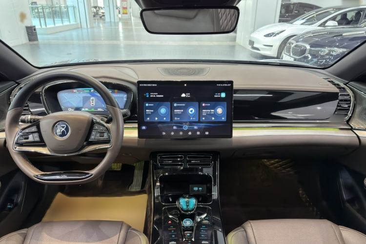 Used BYD Han 2023 EV Champion Edition 605KM Front-Drive Premium Model Interior 3