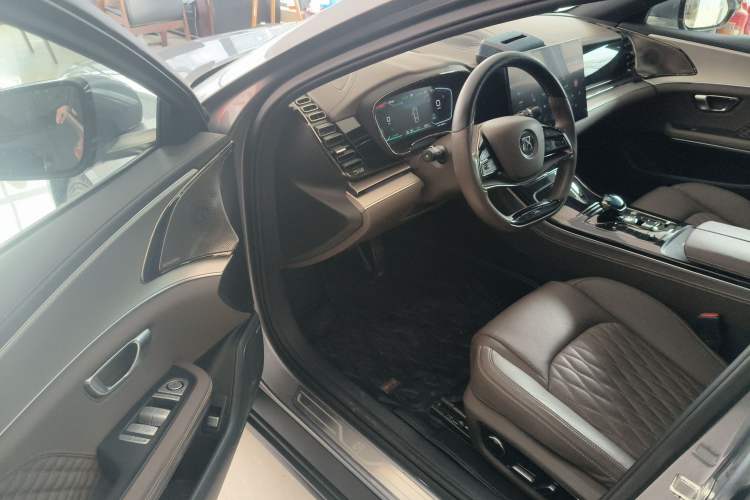 Used BYD Han 2023 EV Champion Edition 605KM Front-Drive Premium Model Interior 3