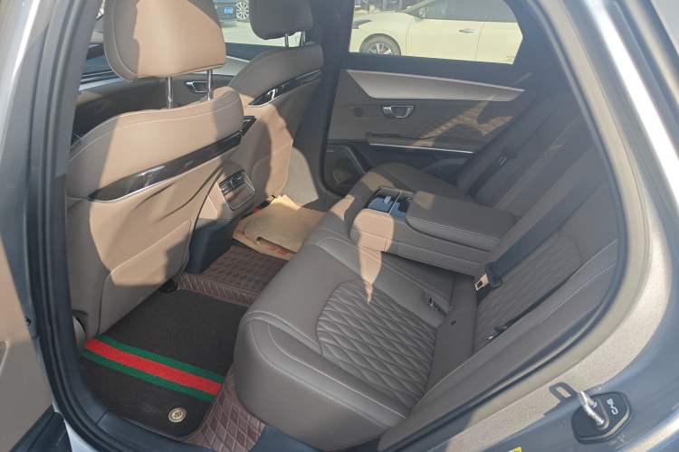 Used BYD Han 2023 DM-i Champion Edition 121KM Prestige Model Interior 4