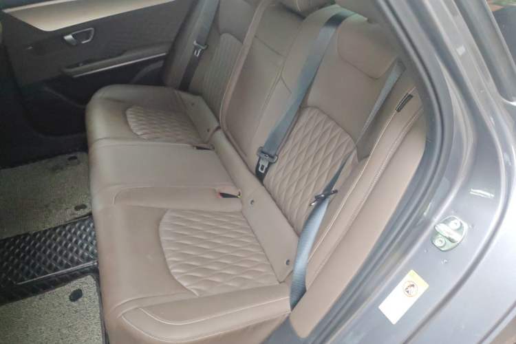 Used BYD Han 2023 EV Champion Edition 605KM Front-Drive Premium Model Interior 4