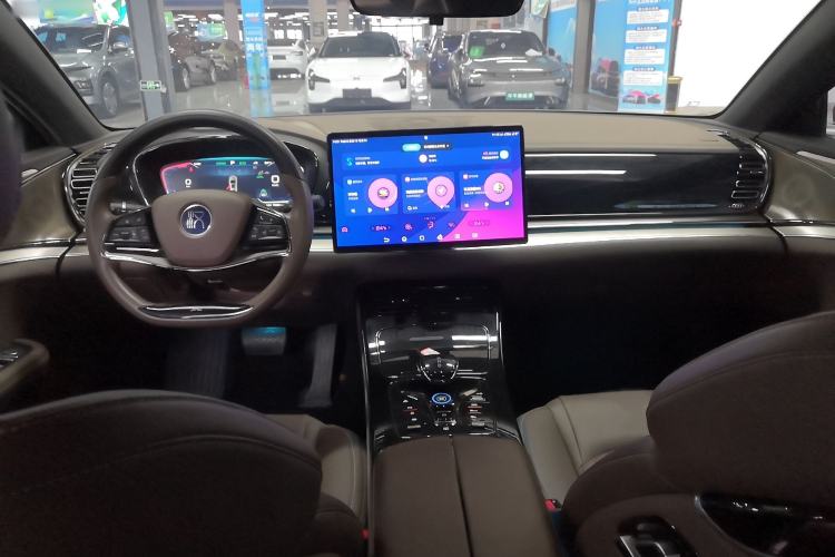Used BYD Han 2023 EV Champion Edition 506KM Front-Wheel-Drive Premium Model Interior 5