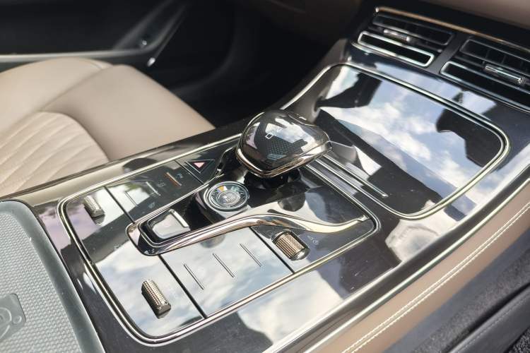 Used BYD Han 2023 EV Champion Edition 506KM Front-Wheel-Drive Premium Model Interior 9
