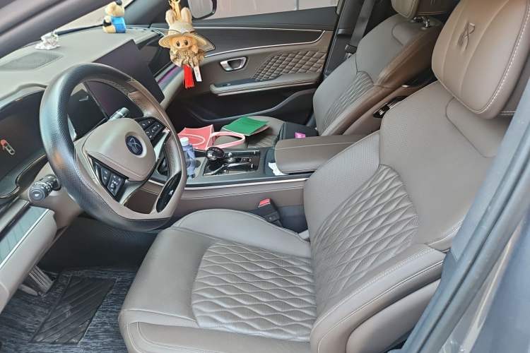 Used BYD Han 2023 DM-i Champion Edition 121KM Prestige Model Left Front Seat