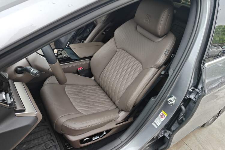 Used BYD Han 2023 EV Champion Edition 605KM Front-Drive Premium Model Left Front Seat