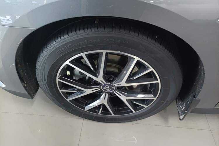 Used BYD Han 2023 DM-i Champion Edition 121KM Prestige Model Left Front Wheel Hub