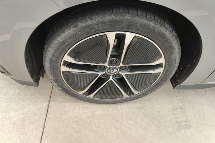 Used BYD Han 2023 EV Champion Edition 605KM Front-Drive Premium Model Left Front Wheel Hub