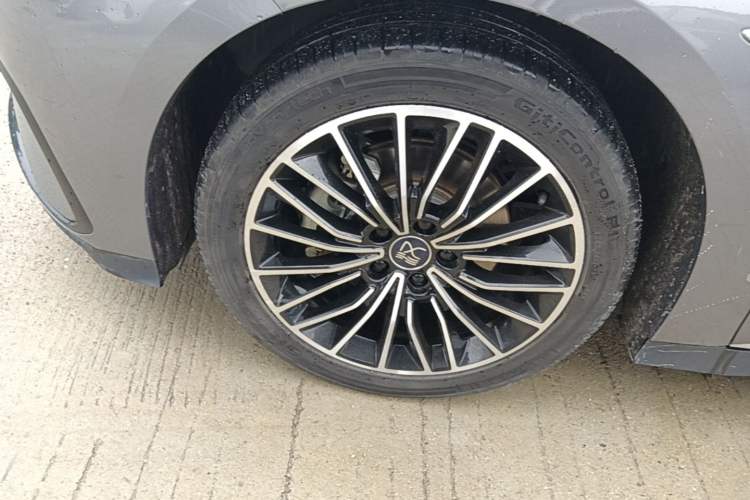 Used BYD Han 2023 EV Champion Edition 506KM Front-Wheel-Drive Premium Model Left Front Wheel Hub
