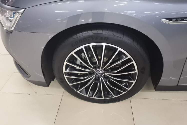 Used BYD Han 2023 DM-i Champion Edition 121KM Prestige Model Left Front Wheel Hub