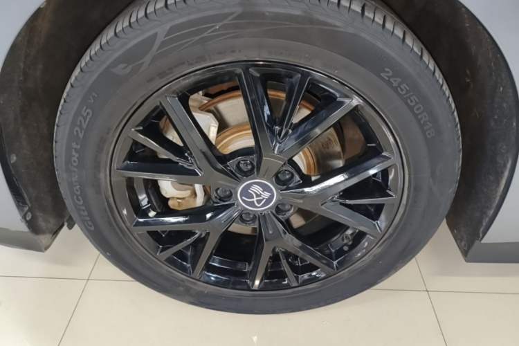 Used BYD Han 2023 DM-i Champion Edition 121KM Prestige Model Left Front Wheel Hub