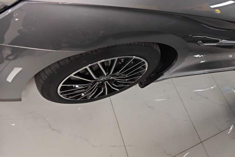 Used BYD Han 2023 DM-i Champion Edition 121KM Prestige Model Left Front Wheel Hub