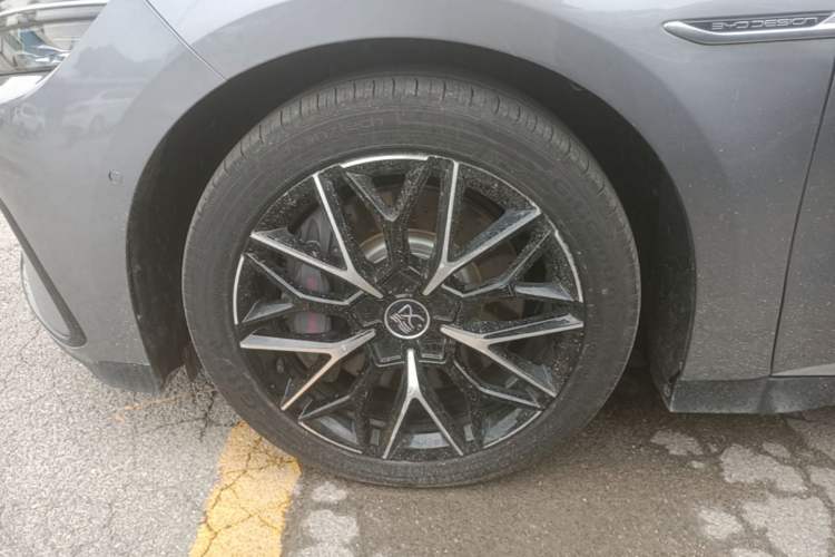 Used BYD Han 2023 EV Champion Edition 610KM All-Wheel-Drive Flagship Model Left Front Wheel Hub
