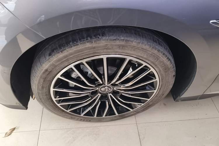 Used BYD Han 2023 EV Champion Edition 506KM Front-Wheel-Drive Premium Model Left Front Wheel Hub