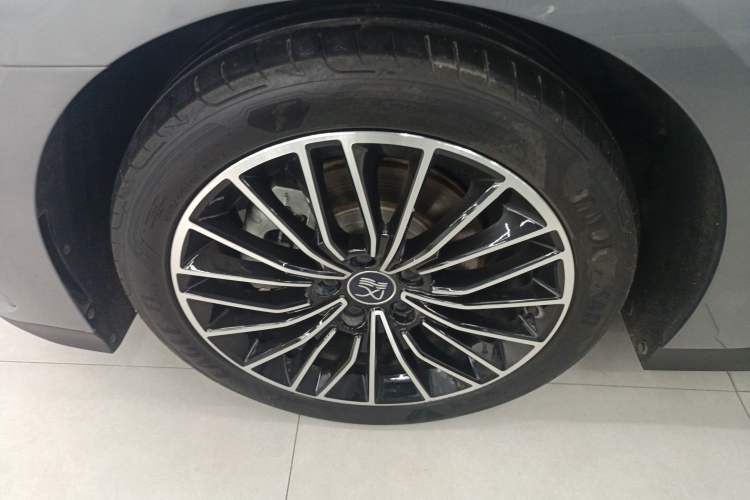 Used BYD Han 2023 DM-i Champion Edition 121KM Prestige Model Left Front Wheel Hub