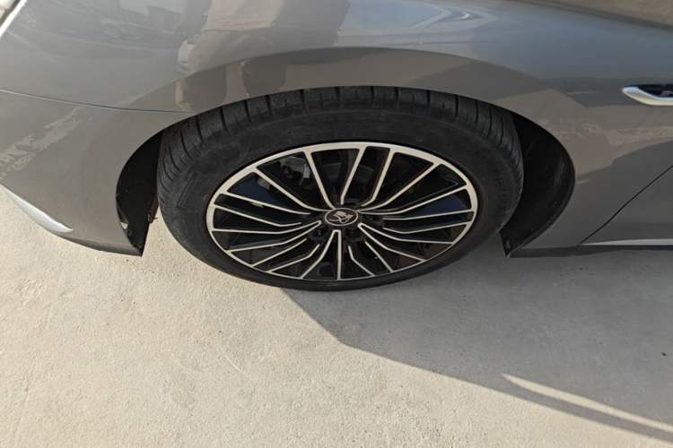 Used BYD Han 2023 DM-i Champion Edition 121KM Prestige Model Left Front Wheel Hub