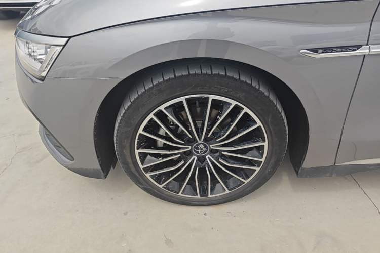 Used BYD Han 2023 DM-i Champion Edition 121KM Prestige Model Left Front Wheel Hub
