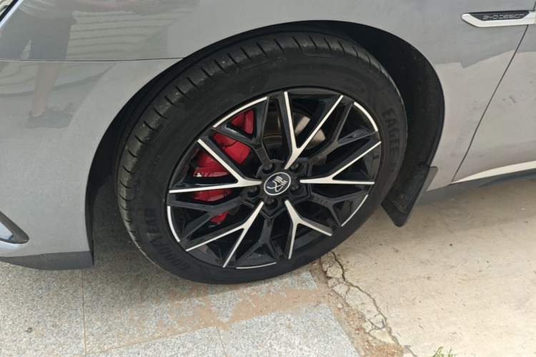 Used BYD Han 2023 DM-i Champion Edition 121KM Prestige Model Left Front Wheel Hub