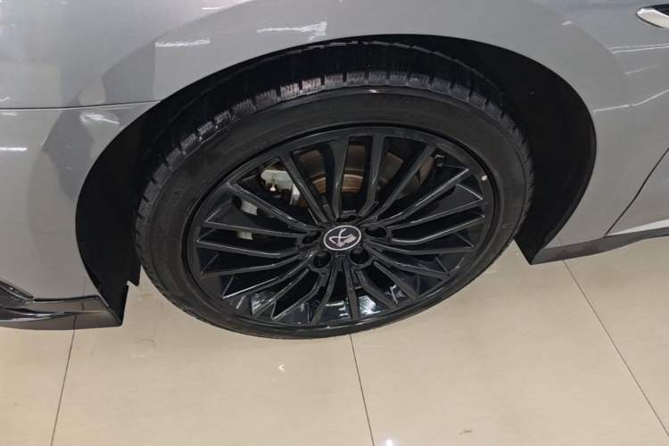 Used BYD Han 2023 DM-i Champion Edition 121KM Prestige Model Left Front Wheel Hub