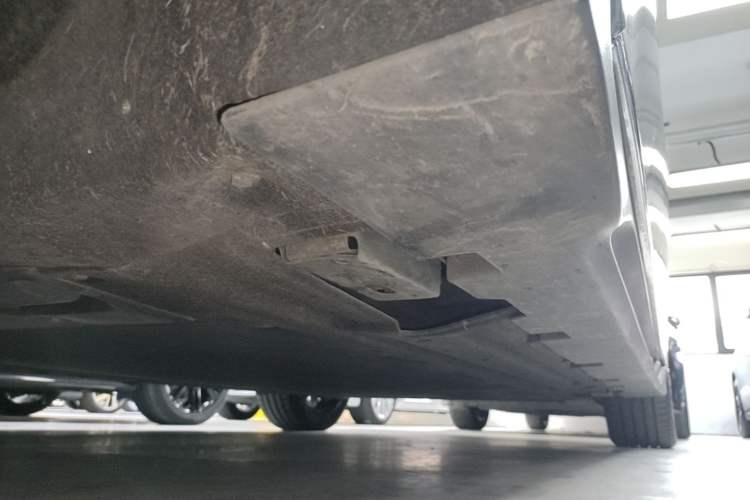 Used BYD Han 2023 EV Champion Edition 506KM Front-Wheel-Drive Premium Model Left Side Sill