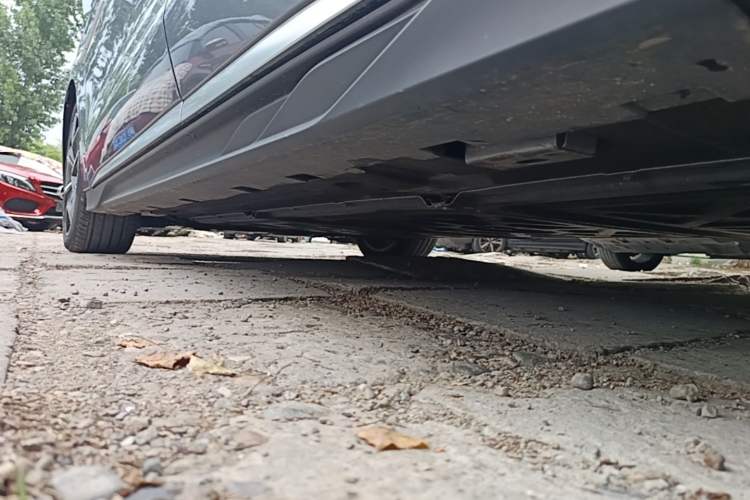 Used BYD Han 2023 EV Champion Edition 715 km Front-Drive Flagship Model Left Side Sill
