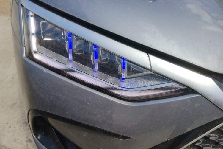 Used BYD Han 2023 DM-i Champion Edition 121KM Prestige Model Right Front Headlight