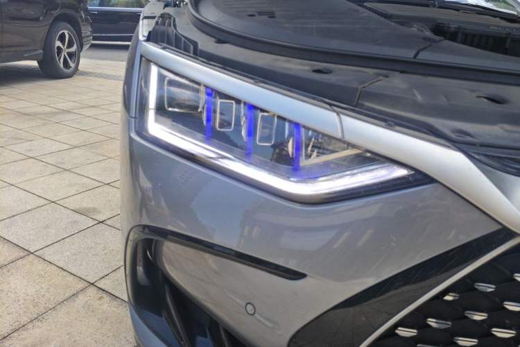 Used BYD Han 2023 DM-i Champion Edition 121KM Prestige Model Right Front Headlight
