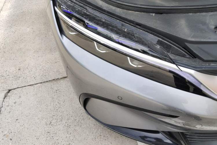 Used BYD Han 2023 EV Champion Edition 605KM Front-Drive Premium Model Right Front Headlight
