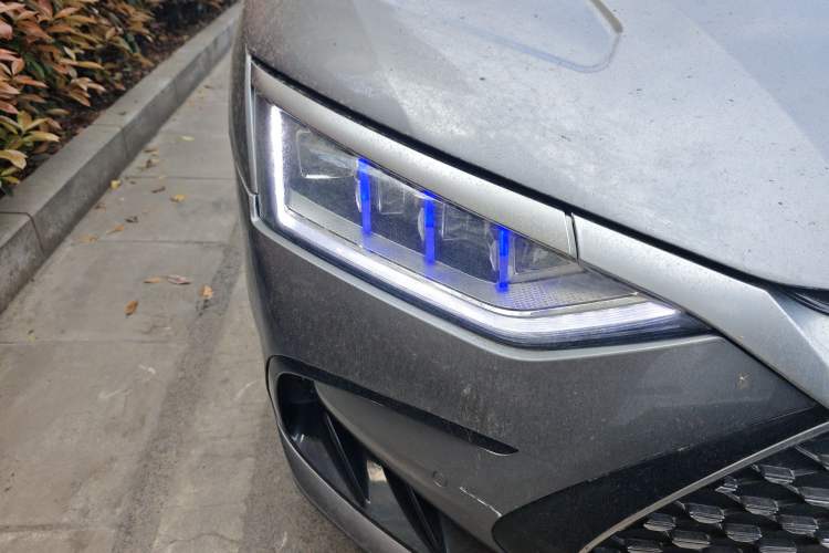 Used BYD Han 2023 DM-i Champion Edition 121KM Prestige Model Right Front Headlight