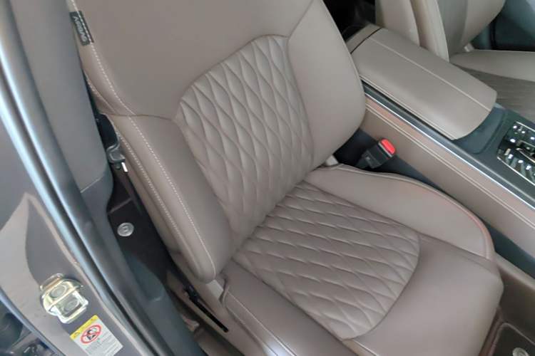 Used BYD Han 2023 DM-i Champion Edition 121KM Prestige Model Right Front Seat