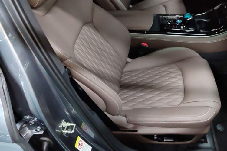 Used BYD Han 2023 EV Champion Edition 605KM Front-Drive Premium Model Right Front Seat