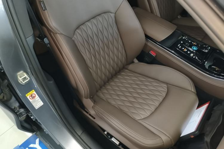 Used BYD Han 2023 DM-i Champion Edition 121KM Prestige Model Right Front Seat