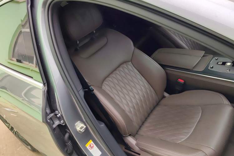 Used BYD Han 2023 DM-i Champion Edition 121KM Prestige Model Right Front Seat