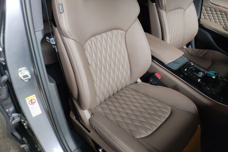 Used BYD Han 2023 DM-i Champion Edition 121KM Prestige Model Right Front Seat