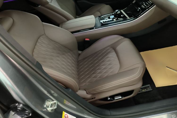 Used BYD Han 2023 DM-i Champion Edition 121KM Prestige Model Right Front Seat
