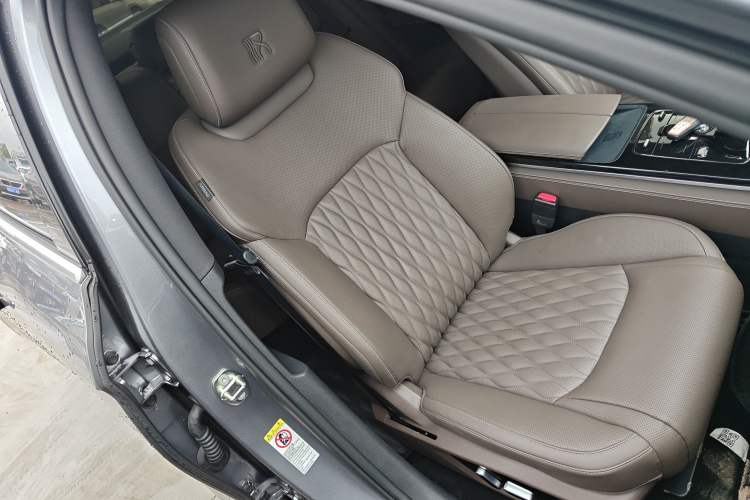 Used BYD Han 2023 EV Champion Edition 605KM Front-Drive Premium Model Right Front Seat