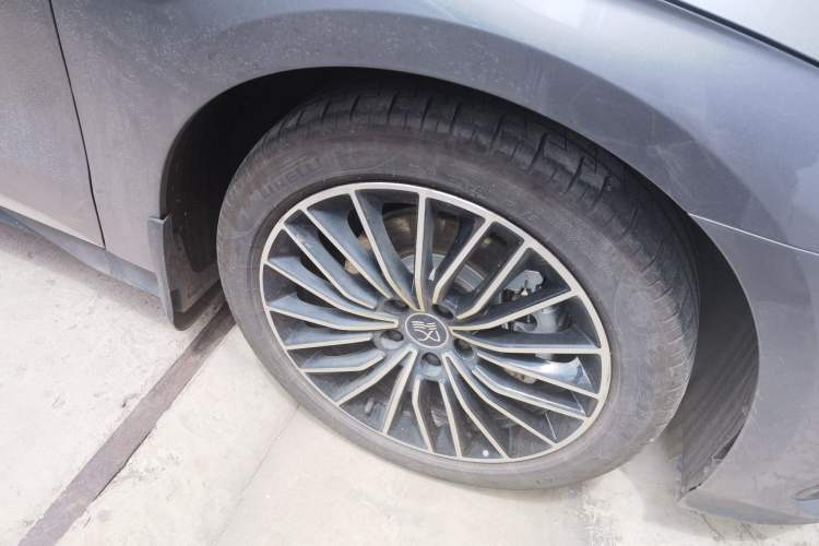 Used BYD Han 2023 DM-i Champion Edition 121KM Prestige Model Right Front Wheel Hub