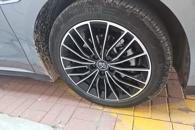 Used BYD Han 2023 DM-i Champion Edition 121KM Prestige Model Right Front Wheel Hub