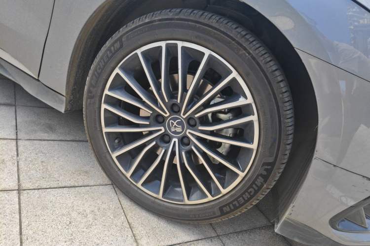 Used BYD Han 2023 DM-i Champion Edition 121KM Prestige Model Right Front Wheel Hub