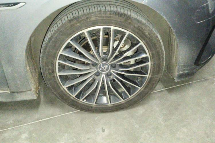 Used BYD Han 2023 EV Champion Edition 506KM Front-Wheel-Drive Premium Model Right Front Wheel Hub