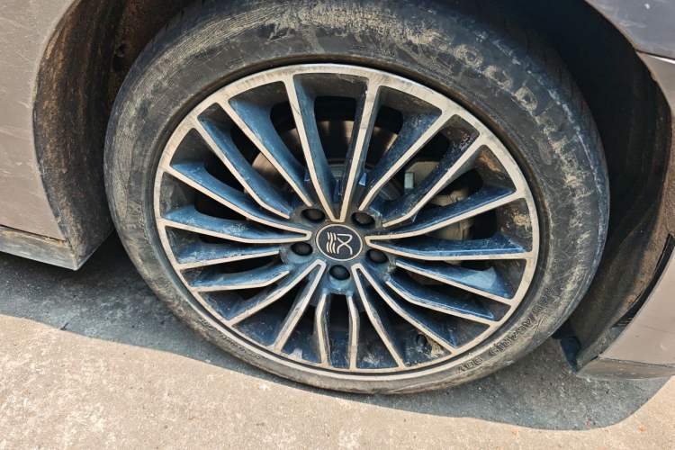 Used BYD Han 2023 DM-i Champion Edition 121KM Prestige Model Right Front Wheel Hub
