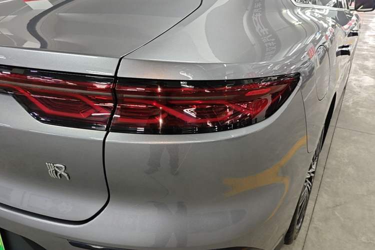 Used BYD Han 2023 DM-i Champion Edition 121KM Prestige Model Right Rear Taillight