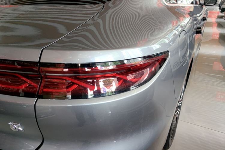 Used BYD Han 2023 DM-i Champion Edition 121KM Prestige Model Right Rear Taillight