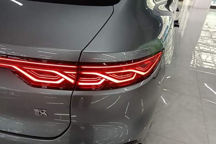 Used BYD Han 2023 EV Champion Edition 605KM Front-Drive Premium Model Right Rear Taillight