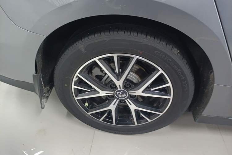 Used BYD Han 2023 DM-i Champion Edition 121KM Prestige Model Right Rear Wheel Hub