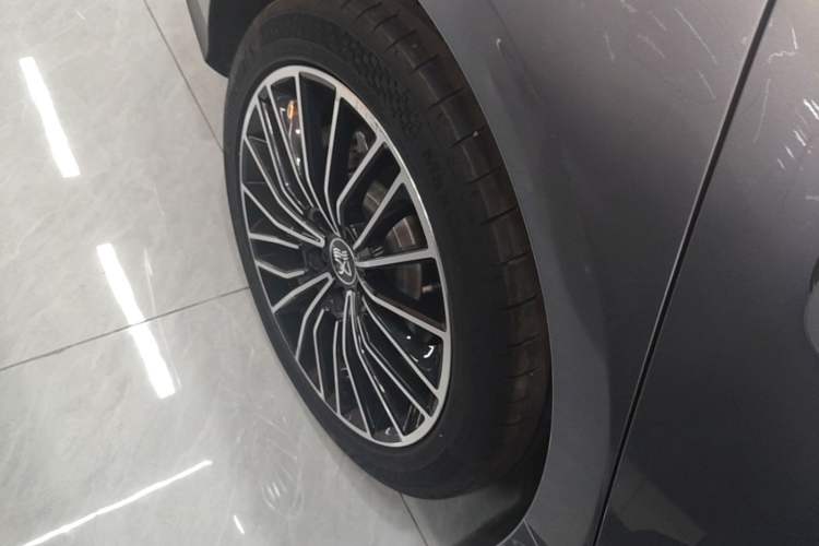 Used BYD Han 2023 DM-i Champion Edition 121KM Prestige Model Right Rear Wheel Hub
