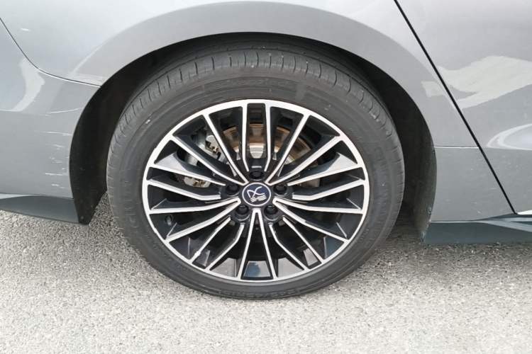 Used BYD Han 2023 EV Champion Edition 506KM Front-Wheel-Drive Premium Model Right Rear Wheel Hub