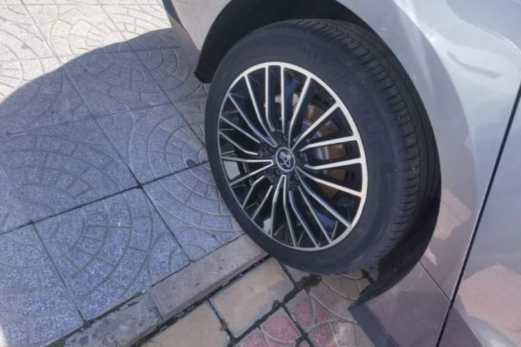 Used BYD Han 2023 EV Champion Edition 506KM Front-Wheel-Drive Premium Model Right Rear Wheel Hub