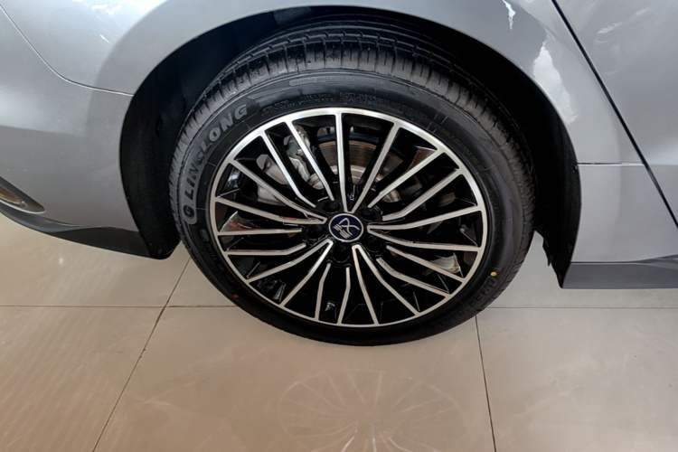 Used BYD Han 2023 DM-i Champion Edition 121KM Prestige Model Right Rear Wheel Hub